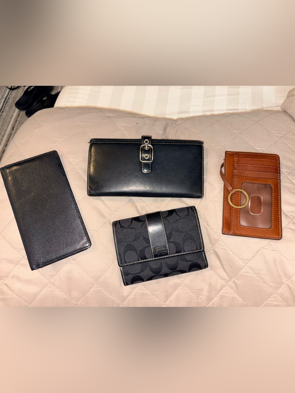Lot of 4 Leather Wallets & Card Holders – Coach and Fossil